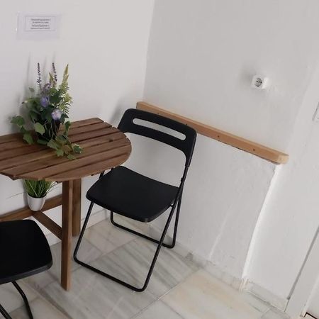 Malaguena Salerosa "Apartamento - Estudio Con Terraza" En Casa Tipica De 1 A 4 Dormitorios Malaga Zewnętrze zdjęcie