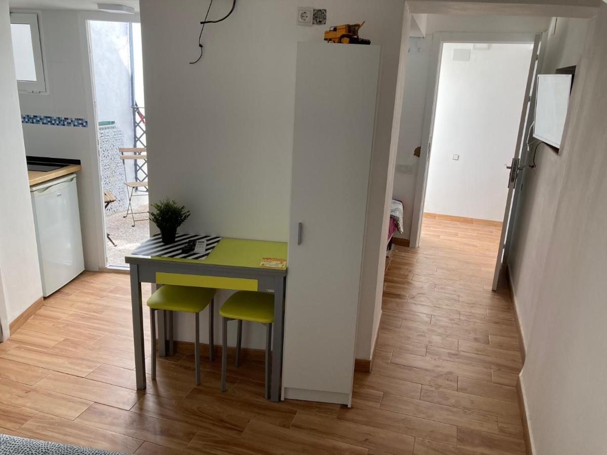 Malaguena Salerosa "Apartamento - Estudio Con Terraza" En Casa Tipica De 1 A 4 Dormitorios Malaga Zewnętrze zdjęcie