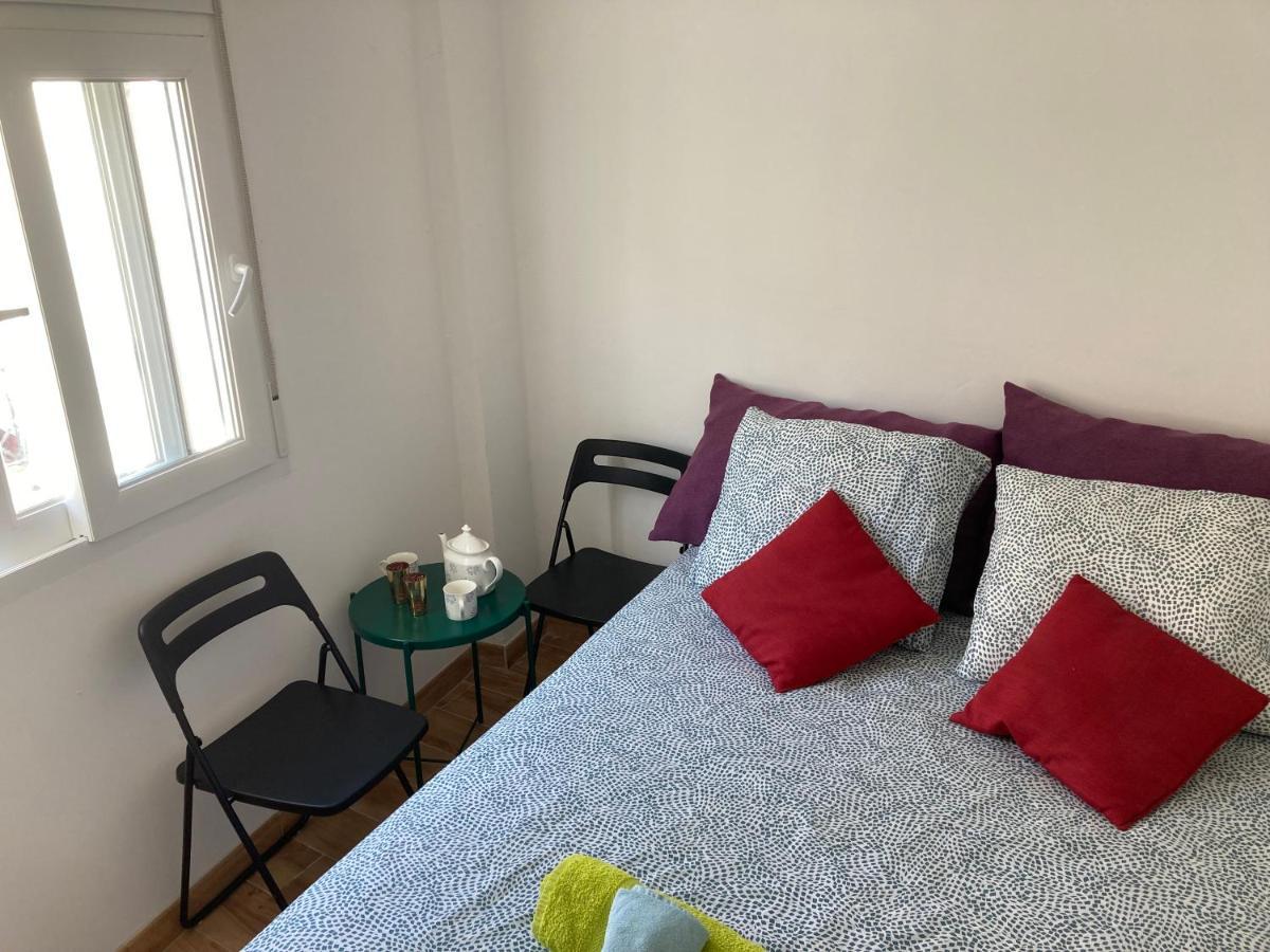 Malaguena Salerosa "Apartamento - Estudio Con Terraza" En Casa Tipica De 1 A 4 Dormitorios Malaga Zewnętrze zdjęcie