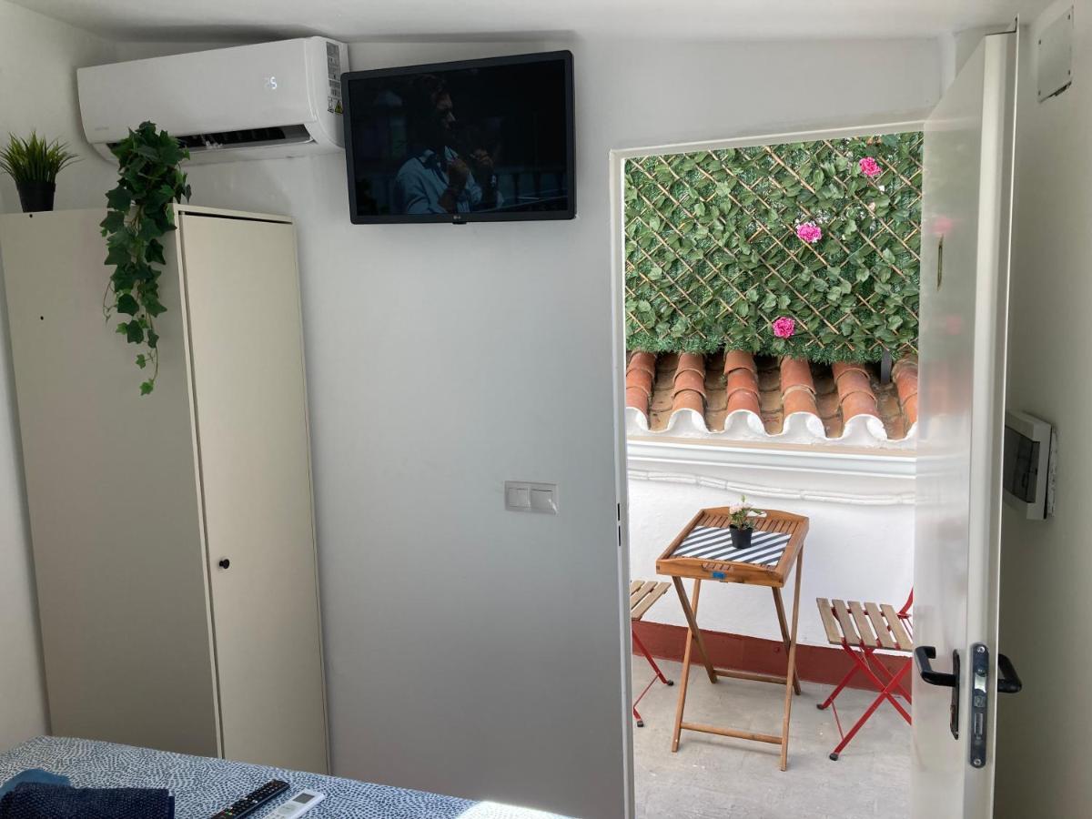 Malaguena Salerosa "Apartamento - Estudio Con Terraza" En Casa Tipica De 1 A 4 Dormitorios Malaga Zewnętrze zdjęcie