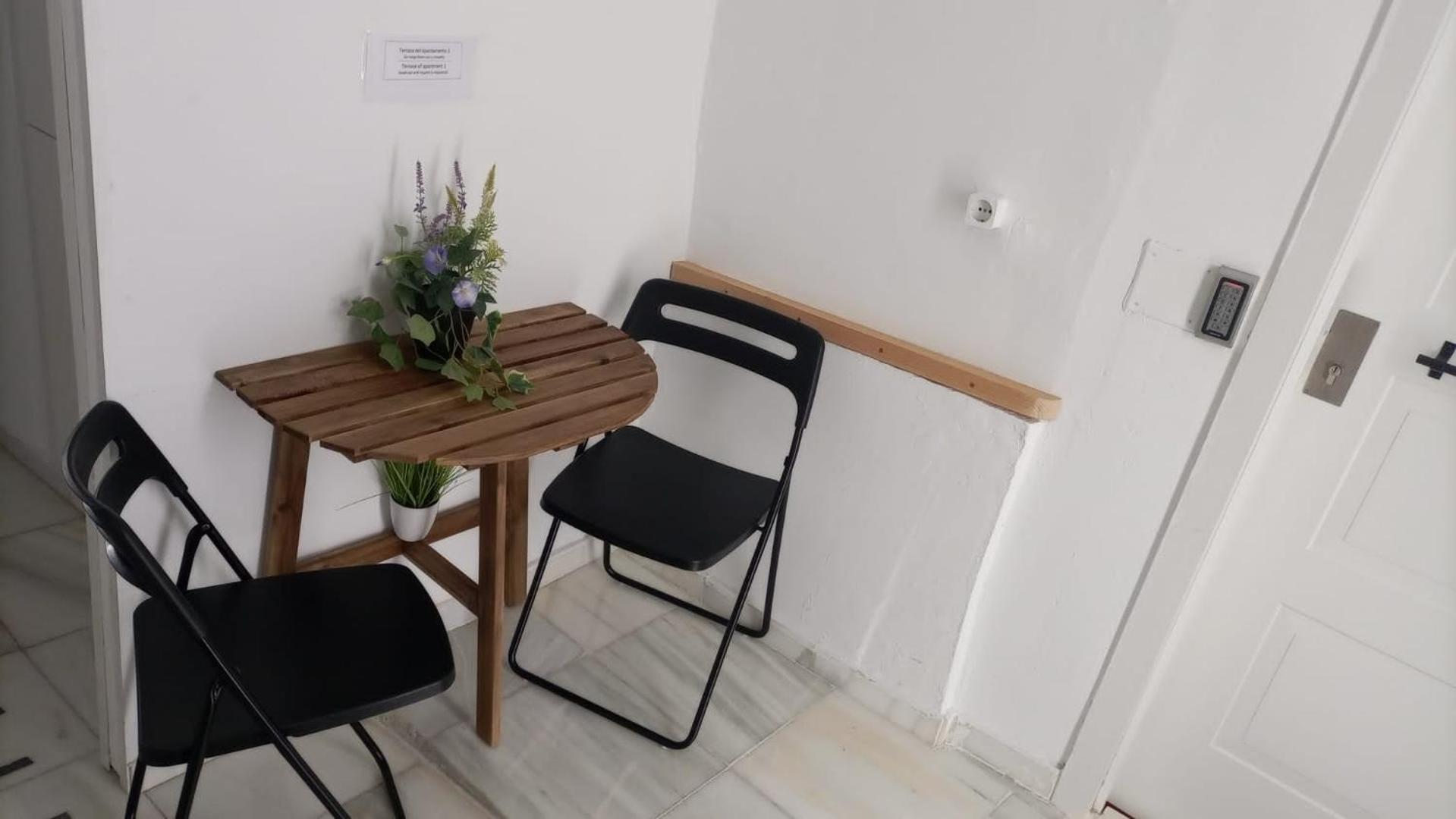 Malaguena Salerosa "Apartamento - Estudio Con Terraza" En Casa Tipica De 1 A 4 Dormitorios Malaga Zewnętrze zdjęcie